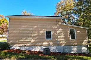 38 Mead St, Hillsdale, MI 49242 - Photo 3