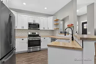 4348 St Annes Ave SE, Kentwood, MI 49512 - Photo 9