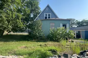 877 Nate Wells Sr Dr, Benton Harbor, MI 49022 - Photo 1