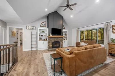 10154 Connelley Avenue NE, Greenville, MI 48838 - Photo 7