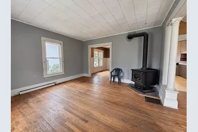 105 W 3rd Street, Buchanan, MI 49107 - Photo 11