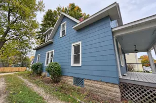 105 W 3rd St, Buchanan, MI 49107 - Photo 5