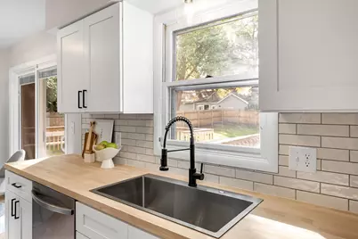1224 Ecklund Street NE, Grand Rapids, MI 49505 - Photo 9