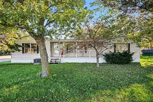 1139 Lincoln Ave, Holland, MI 49423 - Photo 1