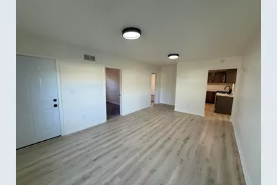 227 E Prospect Street, Jackson, MI 49203 - Photo 3