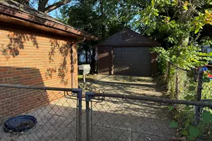 20449 Hunt Club Dr, Harper Woods, MI 48225 - Photo 13