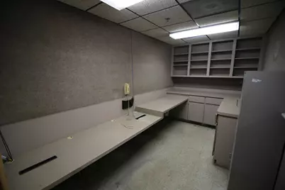 2450 W Columbia Avenue W, Battle Creek, MI 49015 - Photo 17