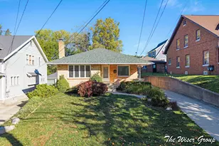 1105 4th St NW, Grand Rapids, MI 49504 - Photo 1