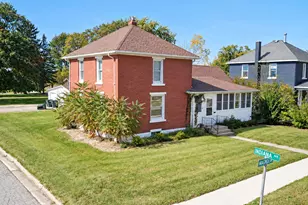 616 Magnolia St, Three Oaks, MI 49128 - Photo 3