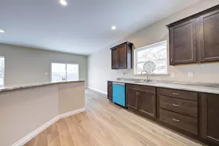 33724 Barrington St, Westland, MI 48186 - Photo 13