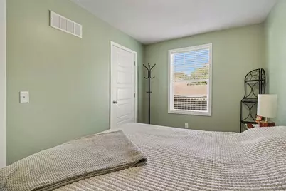 722 N Delia Street, Ludington, MI 49431 - Photo 17
