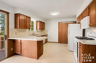 211 York View Pl NW, Comstock Park, MI 49321 - Photo 5