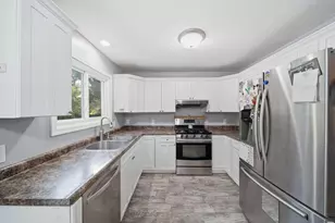 2407 Oakdale Ave, Temperance, MI 48182 - Photo 9