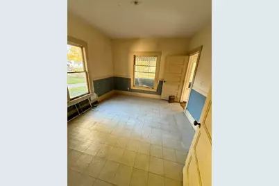 804 W Grand Street, Hastings, MI 49058 - Photo 9