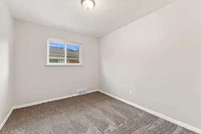 11411 Brady, Bedford, MI 48239 - Photo 9