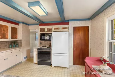 1018 Kentwood Drive NE, Grand Rapids, MI 49505 - Photo 9