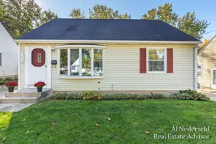 1018 Kentwood Dr NE, Grand Rapids, MI 49505 - Photo 1