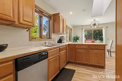 2174 Lamont Court NW, Grand Rapids, MI 49534 - Photo 13