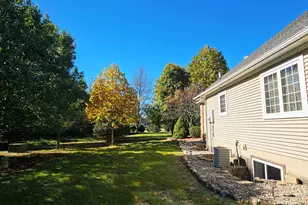 1633 Meadow Ln, Hillsdale, MI 49242 - Photo 19