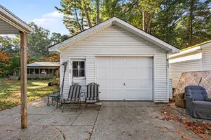 617 W River Rd, Muskegon, MI 49445 - Photo 21