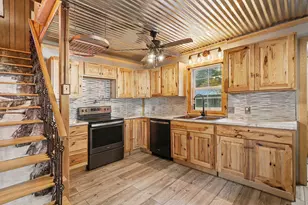 617 W River Rd, Muskegon, MI 49445 - Photo 9