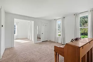 325 E Lincoln Ave, Zeeland, MI 49464 - Photo 17