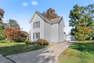 325 E Lincoln Ave, Zeeland, MI 49464 - Photo 3