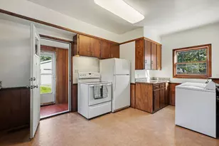 325 E Lincoln Ave, Zeeland, MI 49464 - Photo 7
