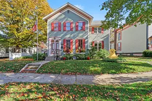 206 N Gaylord Ave, Ludington, MI 49431 - Photo 1