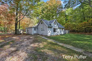 1466 N Scenic Dr, Muskegon, MI 49445 - Photo 3