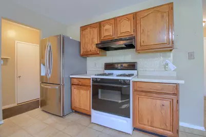 18152 Alvaro Avenue, Brownstown, MI 48193 - Photo 11