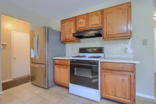 18152 Alvaro Ave, Brownstown, MI 48193 - Photo 11