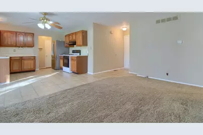 18152 Alvaro Avenue, Brownstown, MI 48193 - Photo 7