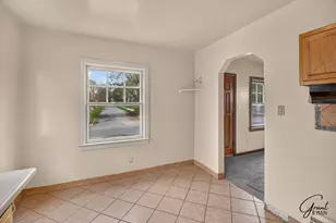 8865 Mansfield St, Detroit, MI 48228 - Photo 5