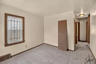8865 Mansfield St, Detroit, MI 48228 - Photo 3