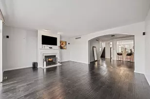 37536 Newburgh Park Cir, Livonia, MI 48152 - Photo 5