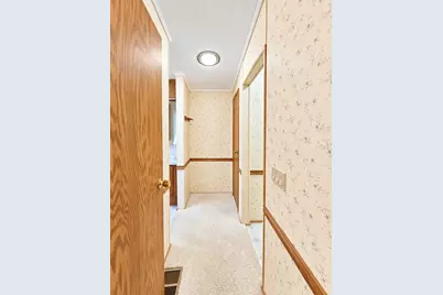 102 Saint Ives N, Lansing, MI 48906 - Photo 29