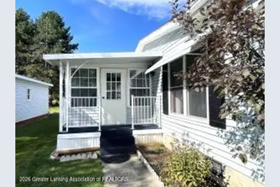 102 Saint Ives N, Lansing, MI 48906 - Photo 3