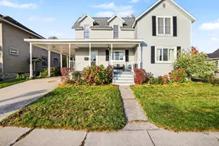 409 N Gaylord Ave, Ludington, MI 49431 - Photo 1