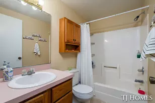 8775 Courtland Dr NE, Rockford, MI 49341 - Photo 19