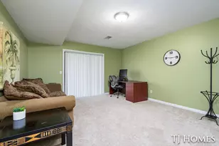 8775 Courtland Dr NE, Rockford, MI 49341 - Photo 17