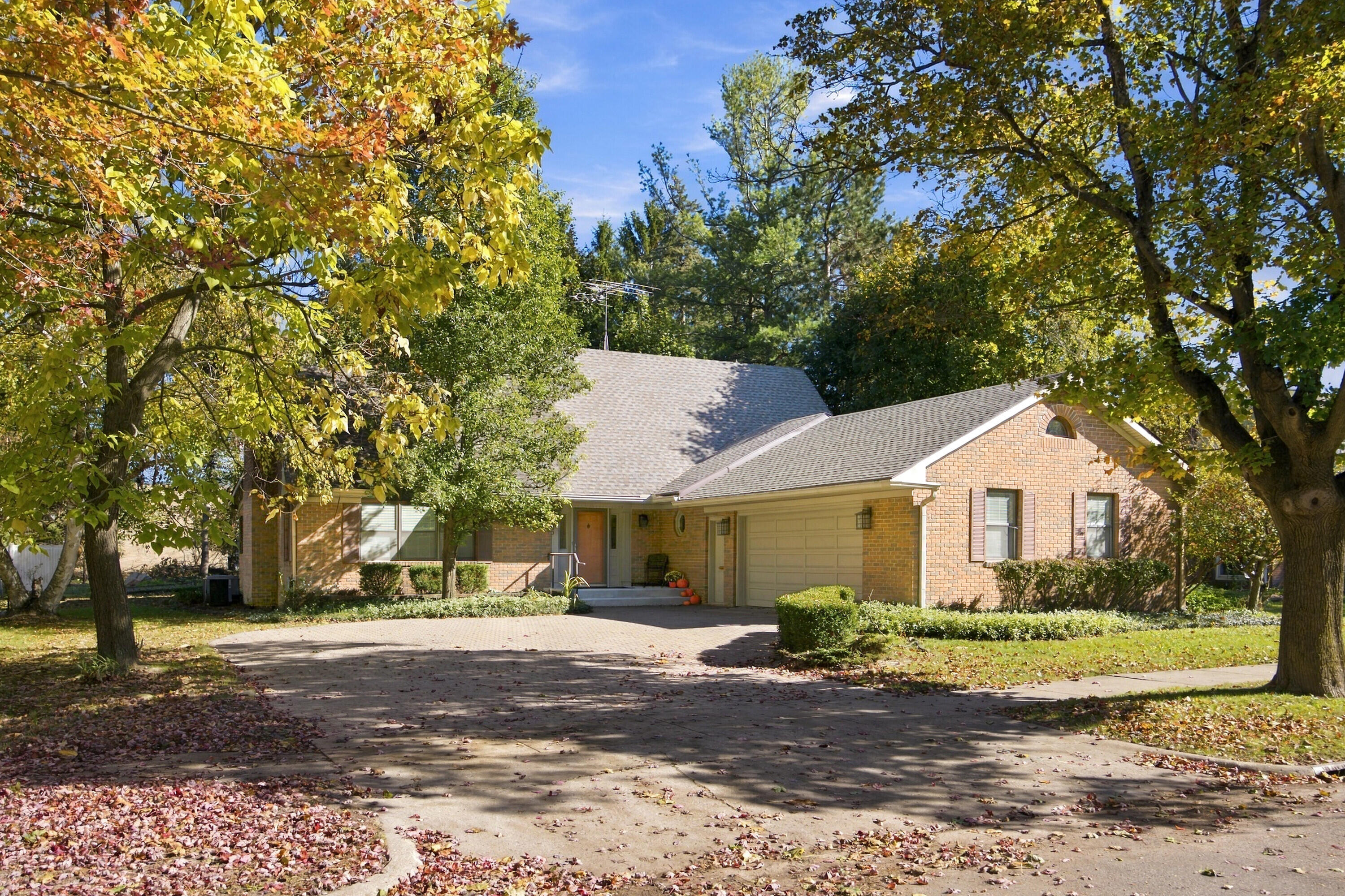 633 Flanders St, Chelsea, MI 48118 - MLS 26056564 - Coldwell Banker