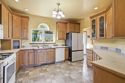 629 S Shore Drive, Portage, MI 49002 - Photo 9