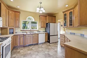 629 S Shore Dr, Portage, MI 49002 - Photo 9