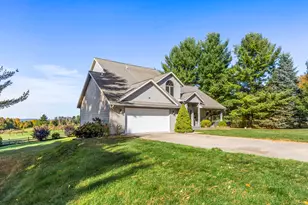 8505 Fairway Dr, Beulah, MI 49617 - Photo 7