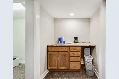201 N Rowe Street, Ludington, MI 49431 - Photo 17