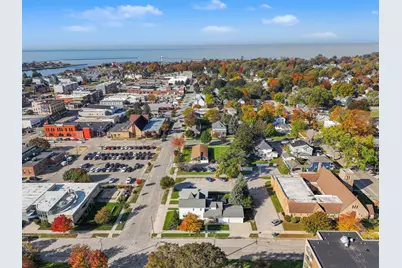 201 N Rowe Street, Ludington, MI 49431 - Photo 41