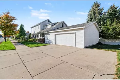 201 N Rowe Street, Ludington, MI 49431 - Photo 3