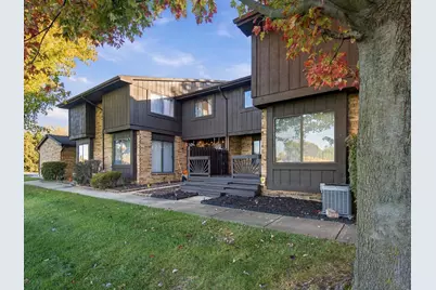 37421 Clubhouse Drive, Sterling Heights, MI 48312 - Photo 5