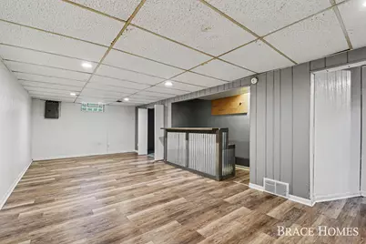 7575 Regal Avenue SE, Grand Rapids, MI 49548 - Photo 17